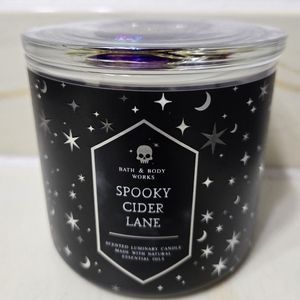 B&BW Halloween Spooky Cider Lane 3 wick candle